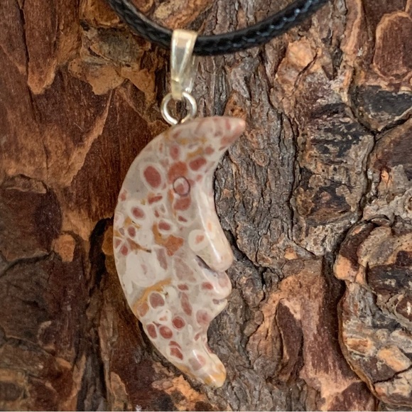 Fossil Stone Crescent Man in Moon Face Pendant Necklace Polished Half Moon 20" - Picture 2 of 7
